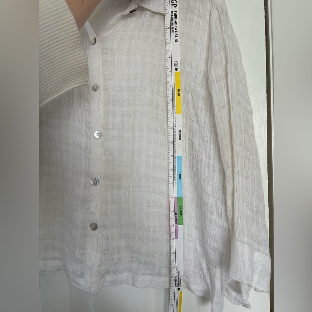 Linen Button Down Shirt in White - Picture 5 of 6